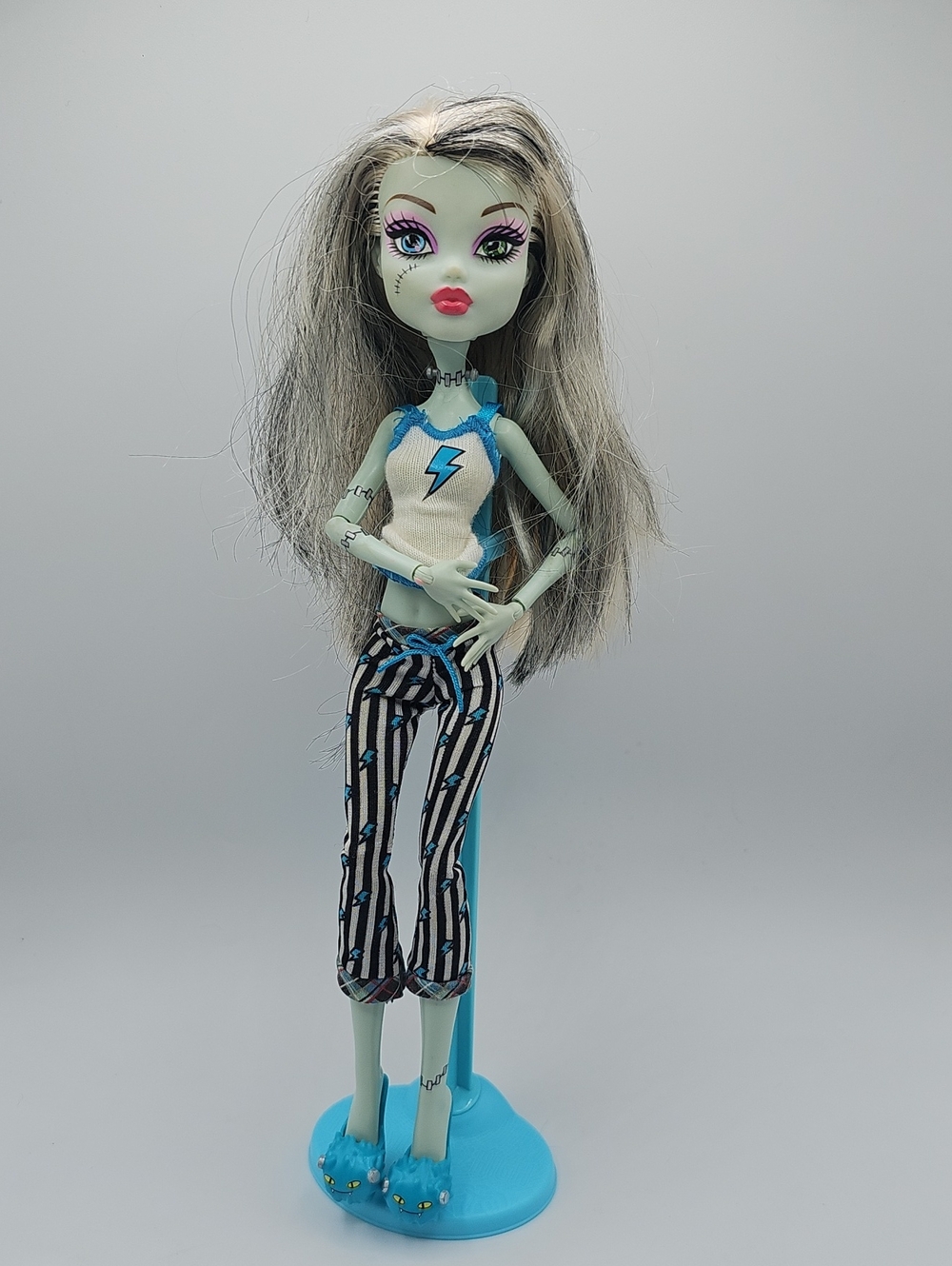 Monster High Dead Tired Frankie Stein With Stand